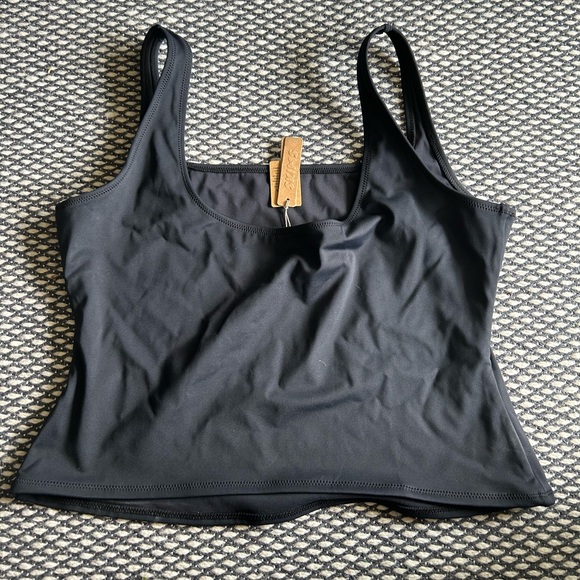NWT SKIMS Shaping Swim Tank - Picture 4 of 7